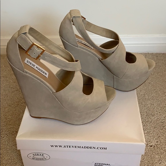 Steve Madden Xternal Bone Wedges - Picture 5 of 8